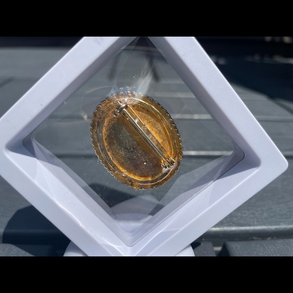 Lot of 3 vtg brooches - Picture 6 of 9